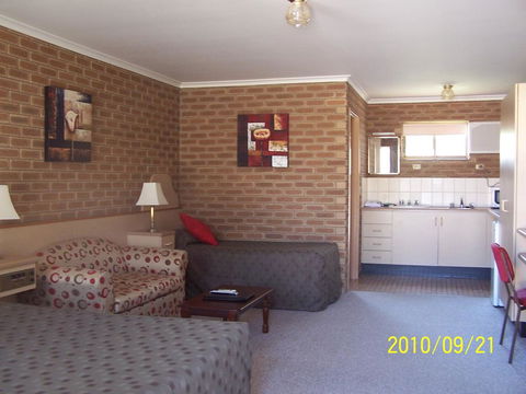 Arcadia Motor Inn - Accommodation Mooloolaba 0