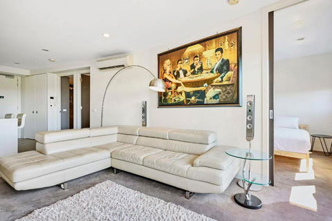 Maribyrnong Marvel Charm With Cityscape Bliss - Accommodation Mooloolaba 1