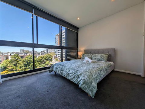 Modern 2 Bedroom Apartment Close To All Amenities! - Accommodation Mooloolaba 0