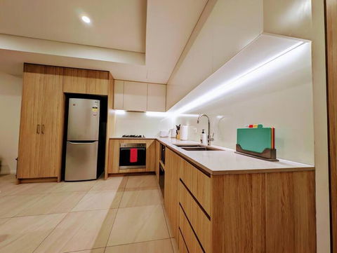 Modern 2 Bedroom Apartment Close To All Amenities! - Accommodation Mooloolaba 2