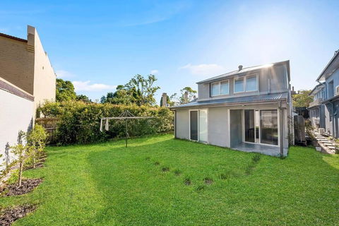 Modern Self-contained Studio At Crows Nest - Accommodation Mooloolaba 0