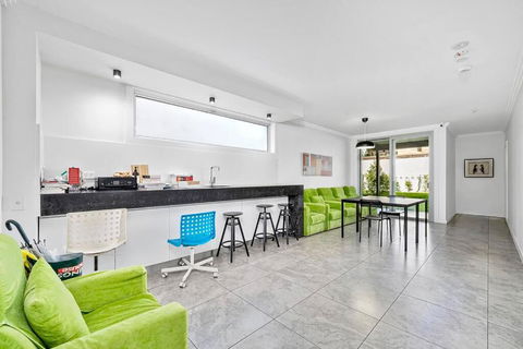 Modern Self-contained Studio At Crows Nest - Accommodation Mooloolaba 1