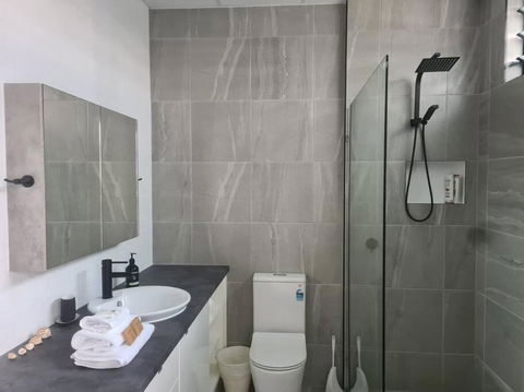 Modern Studio In Heart Of Mooloolaba - Accommodation Mooloolaba 3