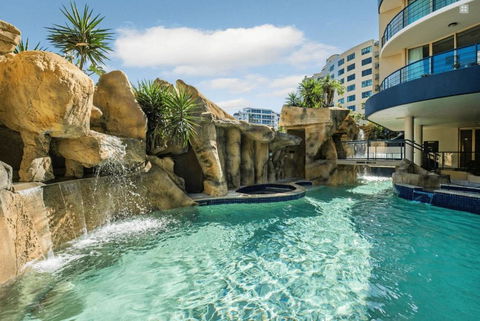 Mooloolaba Beachfront: Superior Resort Apartment - Accommodation Mooloolaba 0
