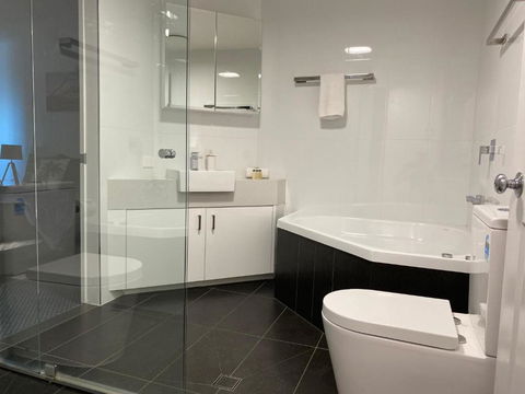 Mooloolaba Beachfront: Superior Resort Apartment - Accommodation Mooloolaba 2