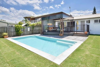 Mooloolaba Picture Perfect - Pool, Beach ZF7 with Accommodation Mooloolaba