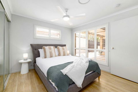 NEW 3BR Serene Creekside Retreat In Helensvale - Accommodation Mooloolaba 1