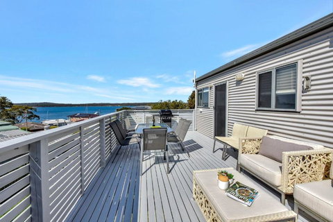 New Property Seabreeze Bungalow - Lakeview Sunset Delight At Sunshine On Lake Macquarie - Accommodation Mooloolaba 1