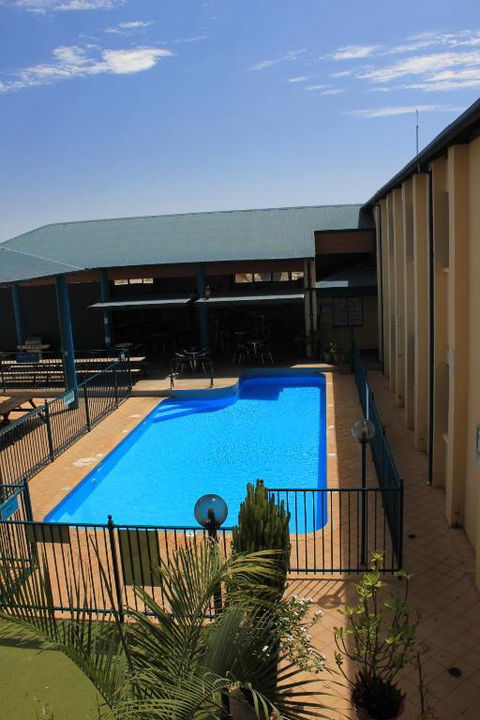 Ningaloo Club Backpackers - Accommodation Mooloolaba 0