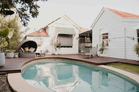Noosa Junction Cottage : Walk To Hastings/Pet F - Accommodation Mooloolaba 0