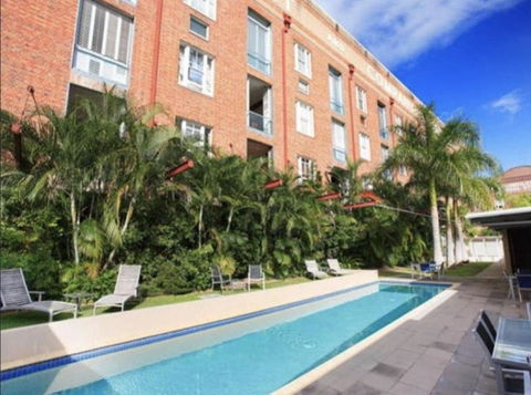 NYC In Teneriffe! - Accommodation Mooloolaba 1