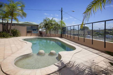 Oceanview 6 With Rooftop Terrace & Spa - Accommodation Mooloolaba 3