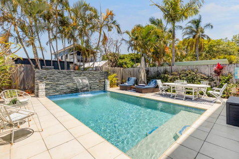 On Esplanade Own Flat & Pool, Manly Cafe Precinct - Accommodation Mooloolaba 0