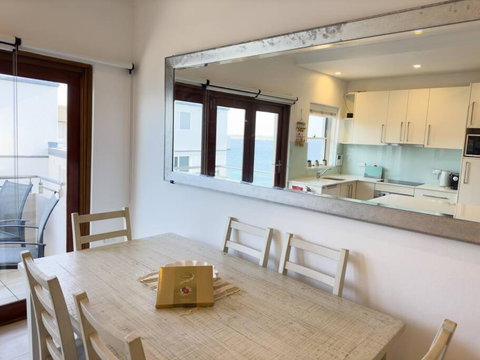 On The Esplanade - Close To Beach & Cronulla Mall With Aircon - Accommodation Mooloolaba 2