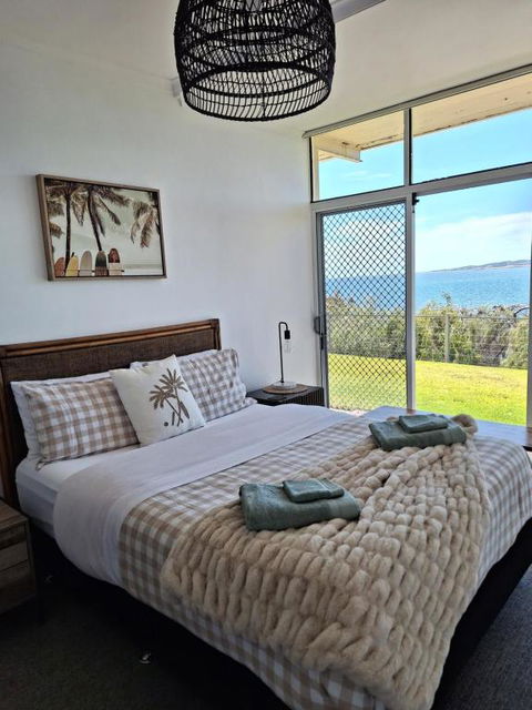 ON THE WATERS EDGE - Accommodation Mooloolaba 3