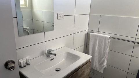 OUYEN MOTEL - Accommodation Mooloolaba 3