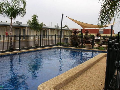 Overlander Hotel Motel - Accommodation Mooloolaba 3