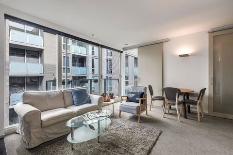 Parade Place - A Central Balcony Stay - Accommodation Mooloolaba 1