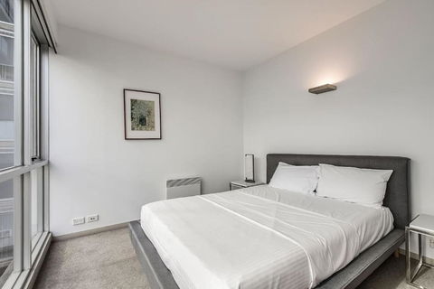 Parade Place - A Central Balcony Stay - Accommodation Mooloolaba 3