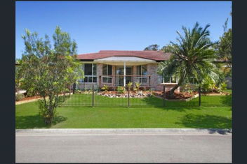 Peaceful, Pet Friendly Home with Accommodation Mooloolaba