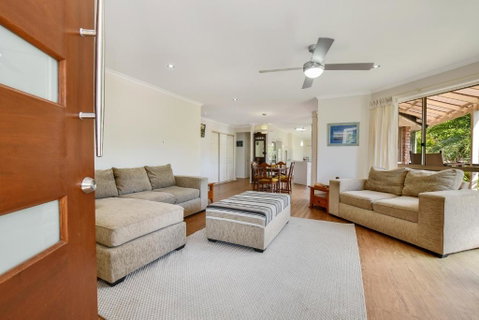 Peaceful, Pet Friendly Home - Accommodation Mooloolaba 3