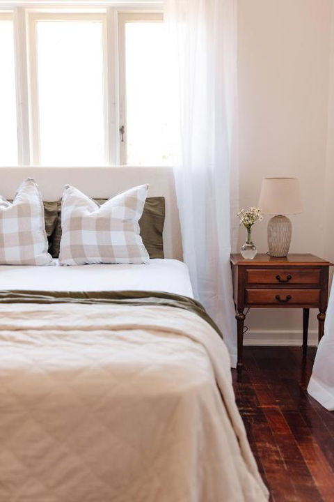 Pet Friendly Family Home In Bluff Point - Accommodation Mooloolaba 3