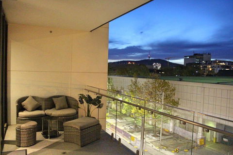 Perfectly Located Modern Apartment - Canberra CBD - Accommodation Mooloolaba 0