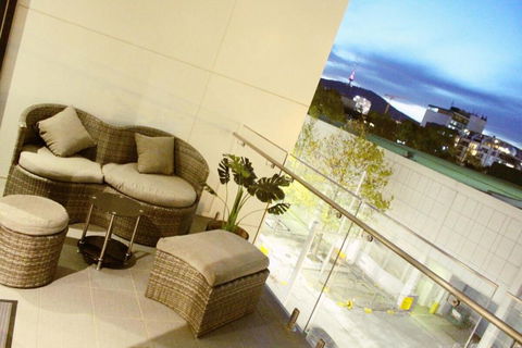 Perfectly Located Modern Apartment - Canberra CBD - Accommodation Mooloolaba 3