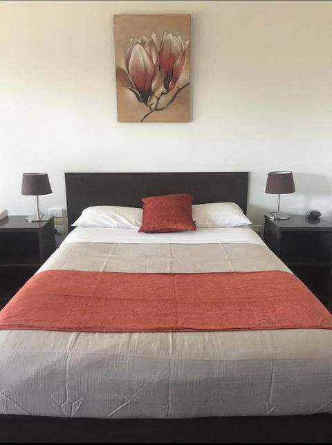 Ploughmans Motor Inn - Accommodation Mooloolaba 2