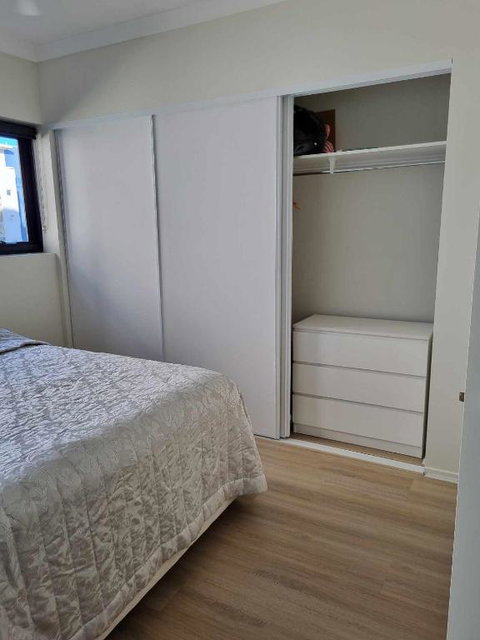 Private Bedroom And Bathroom In A Shared Apartment - Accommodation Mooloolaba 1