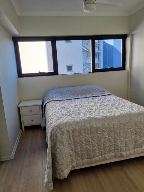 Private Bedroom And Bathroom In A Shared Apartment - Accommodation Mooloolaba 2