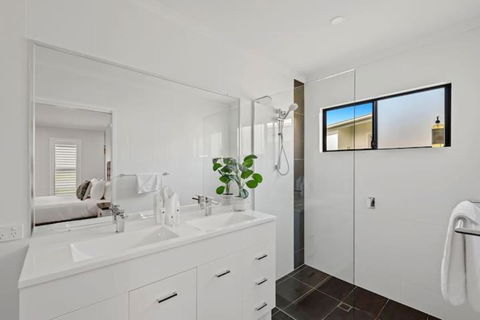 Private Mudjimba Beach Abode - Accommodation Mooloolaba 2