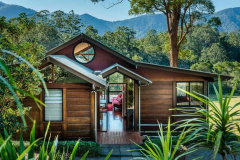 Promised Land Retreat - Accommodation Mooloolaba 0