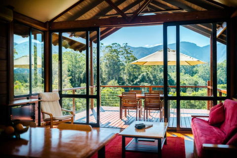 Promised Land Retreat - Accommodation Mooloolaba 3