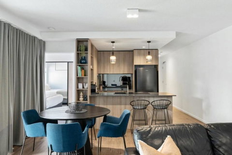 Queen Windsor I30 - Accommodation Mooloolaba 0