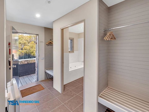 Ramshead Creek 1 - Accommodation Mooloolaba 1