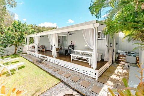 Private Outdoor Spa, Fire Pit, Cinema Room - THE COTTAGE COOLUM BEACH - Accommodation Mooloolaba 1