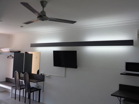 Aspley Sunset Motel - Accommodation Mooloolaba 1