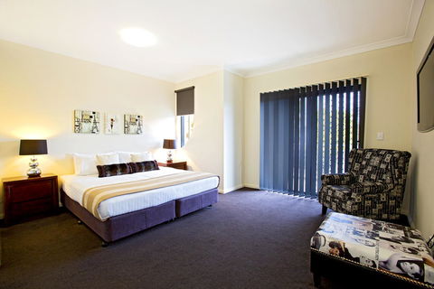 Astina Serviced Apartments - Central - Accommodation Mooloolaba 2