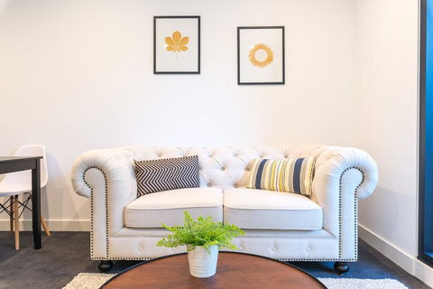 Astrina Deluxe 1 Bedroom - Accommodation Mooloolaba 1