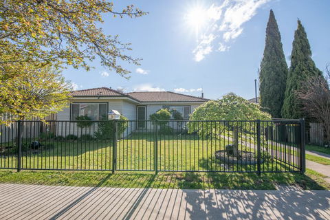 Autumn St - Trendy East Orange - Near CBD - Accommodation Mooloolaba 0