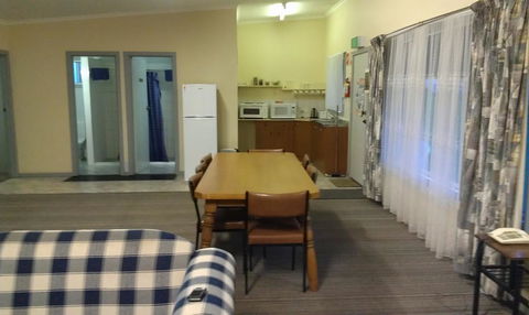 Avalon Motel - Accommodation Mooloolaba 1