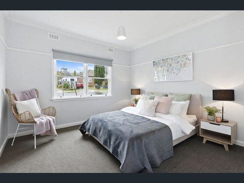 BALLARAT CLOSE 2 CBD + HOSPITAL+3BR HOME+NETFLIX + WiFi + Gift - Accommodation Mooloolaba 2