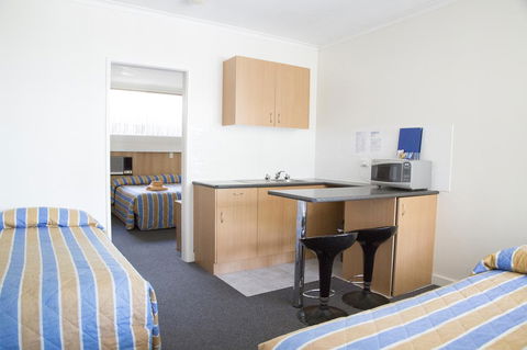 Bamboo Motor Inn - Accommodation Mooloolaba 0