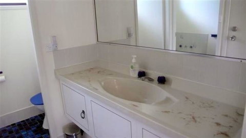 BARRELS AT BOOMERANG - Accommodation Mooloolaba 1