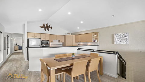 Beach House 72A Marine Drive - Fingal Bay - Accommodation Mooloolaba 3
