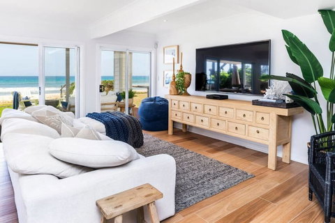 Beachfront Vila Gold Coast - Accommodation Mooloolaba 2