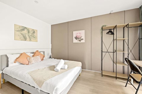 Relaxed Queen Room - Serene Spot At Pymble - Shared Bathroom - Accommodation Mooloolaba 1