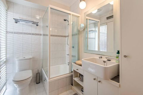 Retreat On George - Accommodation Mooloolaba 1