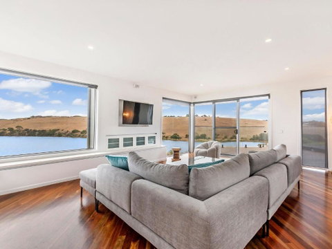 River Reveal - Accommodation Mooloolaba 1